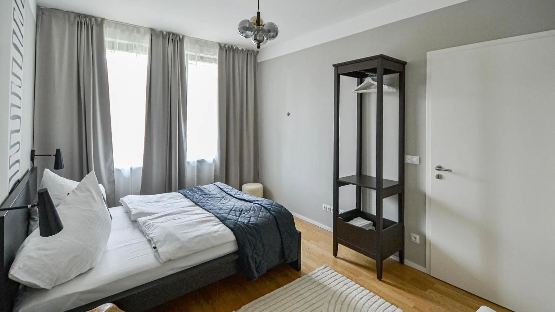Japanese Design 3Bdr Apartment In A Vibrant Area Praha