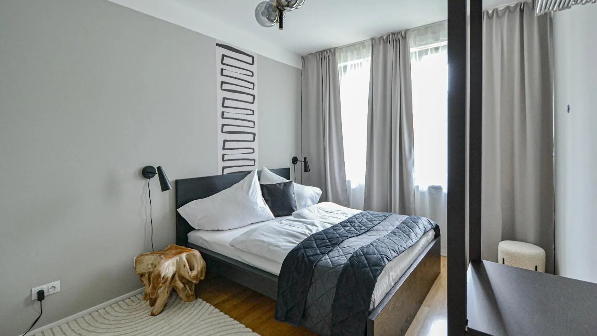 Japanese Design 3Bdr Apartment In A Vibrant Area Praha