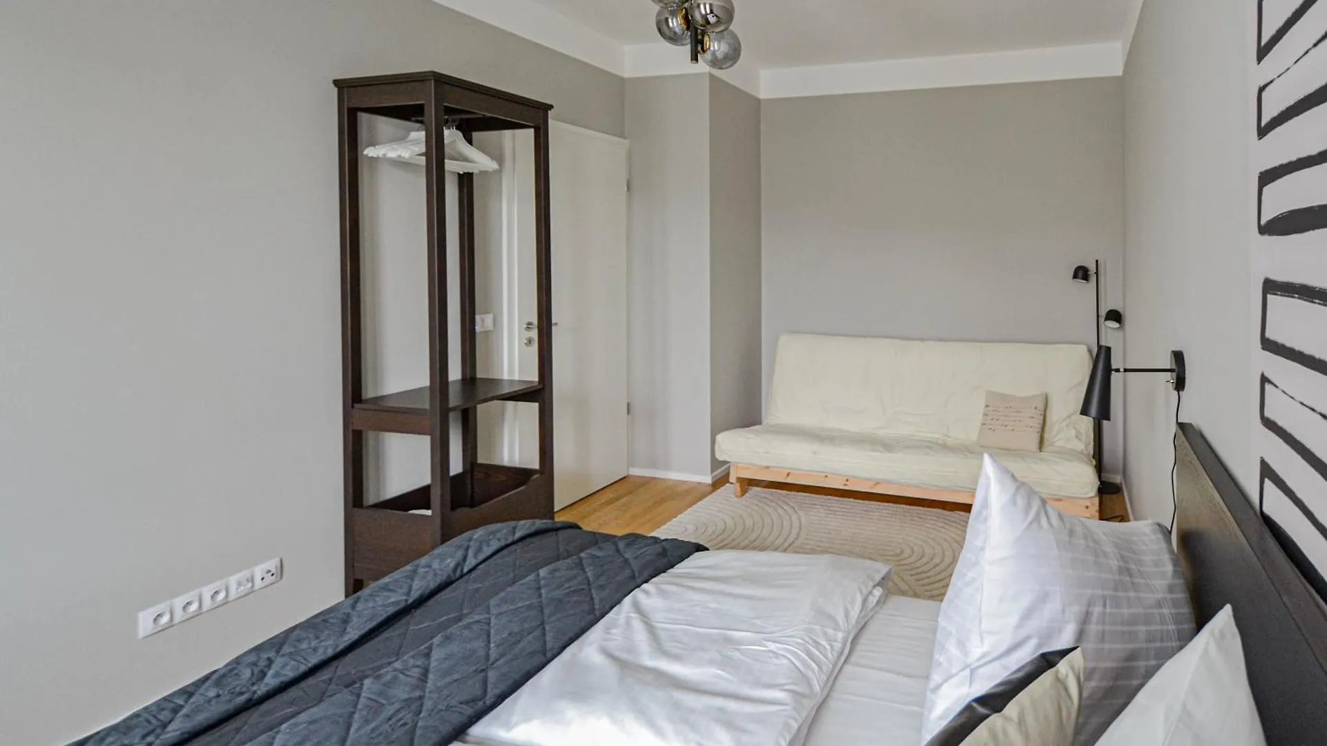 Japanese Design 3Bdr Apartment In A Vibrant Area Praha